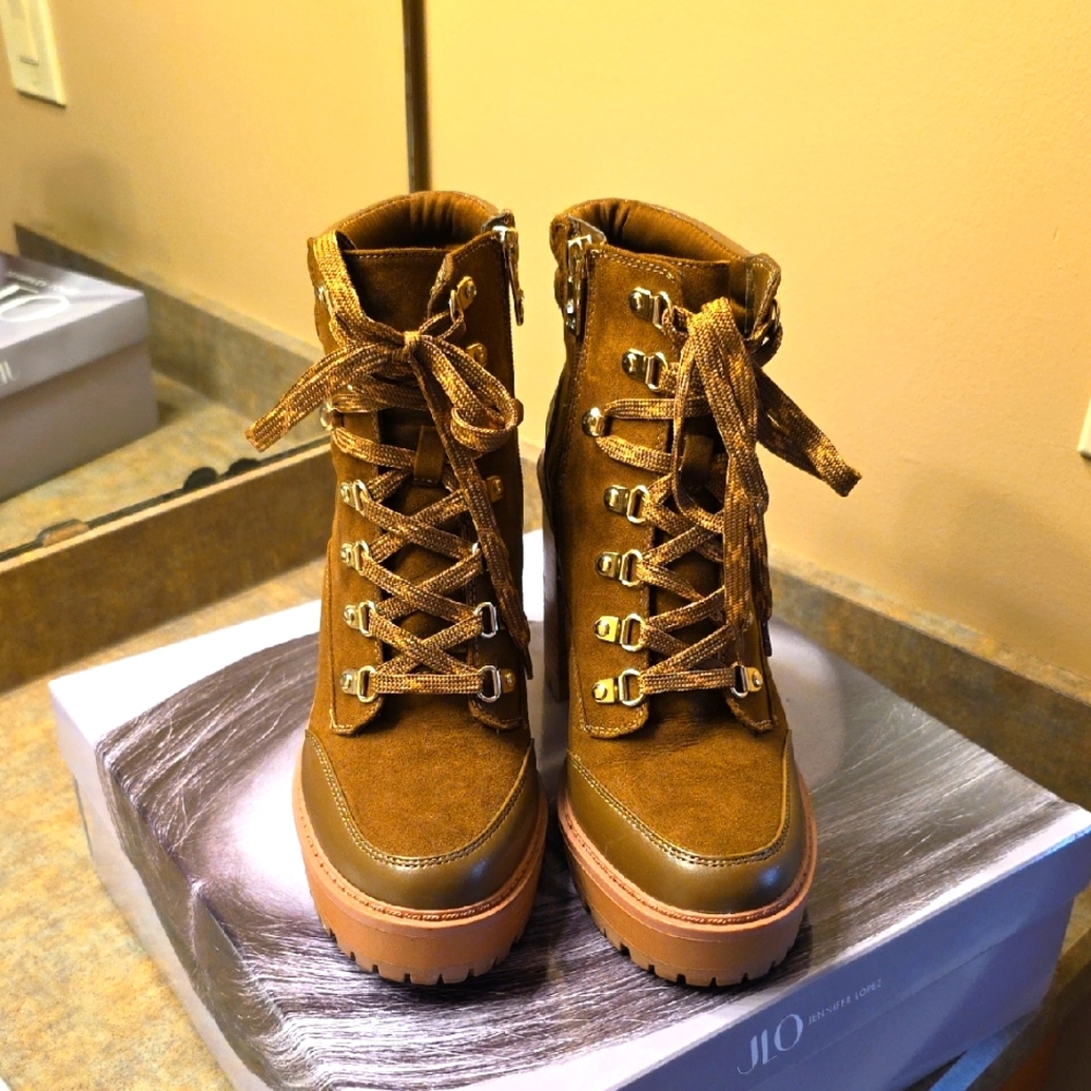 Jennifer Lopez Tan Lace-Up Boots